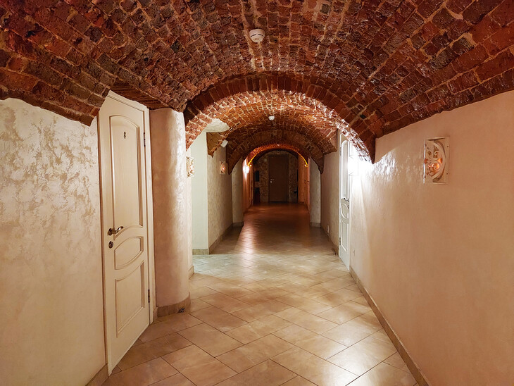 Genesis: романтичное подземелье на Невском