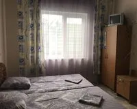 Трехместный номер с общим душем и туалетом. Гостевой дом Гостевой дом Аура село Витязево