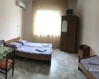 Семейный номер 3-местный с общим душем и туалетом. Гостевой дом Гостевой дом Аура село Витязево