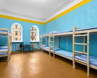 Кровать в общем 14-местном номере для мужчин. Хостел Подушки на Марата Санкт-Петербург