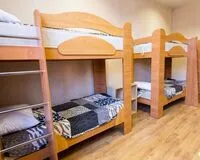 Кровать в общем 8-местном номере для мужчин. Хостел ViVa SibHome Иркутск