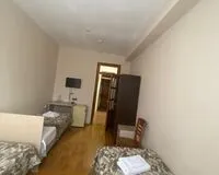 Трехместный номер с душем и туалетом. Хостел Хостел "Чешский дом" Сочи