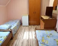 Трехместный номер с общим душем и туалетом. Гостевой дом "Маки" Анапа