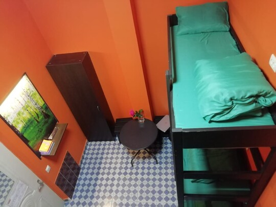 Кровать в общем 2-местном номере для женщин