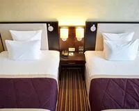 Двухместный номер с 2 кроватями и балконом. Отель Отель River Palace Hotel Санкт-Петербург