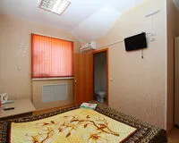 Двухместный номер с 1 кроватью, душем и туалетом. Отель Отель MED Волгоград