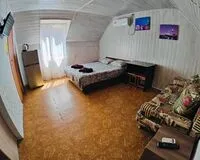 Семейный номер 4-местный с душем и туалетом. Отель Отель Одиссей село Архипо-Осиповка