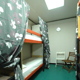 Кровать в общем 6-местном номере для женщин