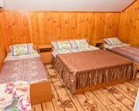 Четырехместный номер с общим душем и туалетом. Гостевой дом Гостевой дом Ника Анапа