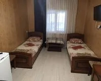 Двухместный номер с 2 кроватями, душем и туалетом. Гостевой дом Гостевой дом Аэлита Сочи