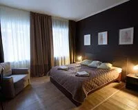 Трехместный номер с душем и туалетом. Мини-отель Мини-отель Pushkinskaya 8 Mini Hotel Санкт-Петербург