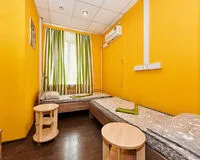 Двухместный номер с 2 кроватями, общим душем и туалетом. Хостел Хостел Orange Москва