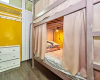 Кровать в общем 8-местном номере для женщин. Хостел Хостел Orange Москва