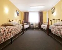 Кровать в общем 4-местном номере для мужчин. Хостел Хостел Ситара Хостел Тверь