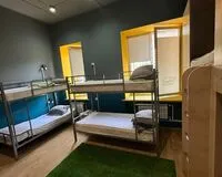 Кровать в общем 8-местном номере для мужчин. Хостел Хостел Vozduh Красноярск