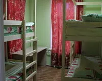 Кровать в общем 10-местном номере для мужчин. Хостел Хостел ХотелХот Бауманская Москва