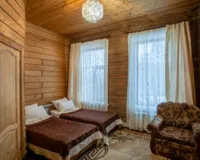 Двухместный номер с 2 кроватями, душем и туалетом. База отдыха База отдыха НиКиТа деревня Папушево