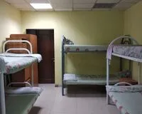 Кровать в общем 10-местном номере для мужчин. Хостел Хостел ХотелХот Шереметьево деревня Дубровки