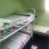 Кровать в общем 4-местном номере для мужчин