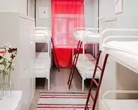 Кровать в общем 6-местном номере для женщин. Хостел Хостел Polezhaev Hostel Санкт-Петербург