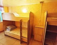 Кровать в общем 8-местном номере для женщин. Хостел Хостел на Амурской Москва