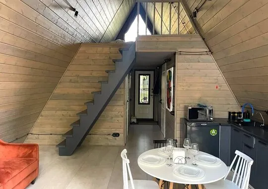 База отдыха Les Holidays A-Frame №6 деревня Красный Огорок Забронируй по своей цене! 5% скидка по промокоду!