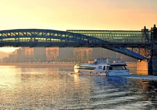 Отель Отель Weekend place Москва 635 м от метро Фрунзенская Забронируй по своей цене!