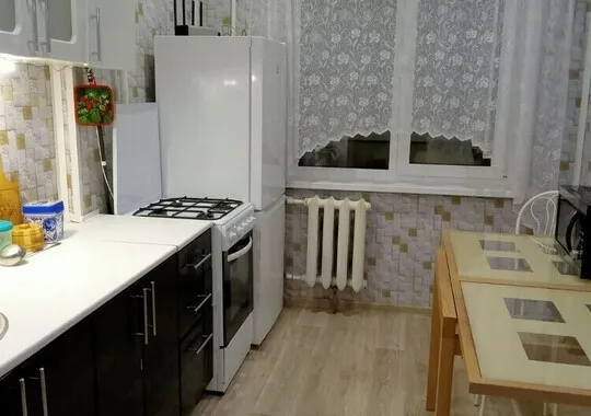 Апартаменты Апартаменты 1-комнатная квартира с большой кухней и лоджией Березники без отзывов
