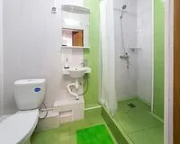 Трехместный номер с душем и туалетом Отель Отель Скайвью Таганка Москва 3 звезды