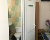 Трехместный номер с душем и туалетом Гостевой дом Гостевой дом Аура село Витязево без отзывов