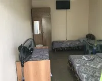 Четырехместный номер с общим душем и туалетом Гостевой дом Гостевой дом Аура село Витязево Забронируй по своей цене!