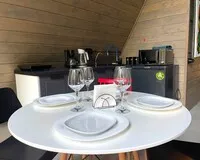 Дом/коттедж 2 спальни База отдыха База отдыха Les Holidays A-Frame №5 деревня Красный Огорок без звезд без отзывов Забронируй по своей цене!