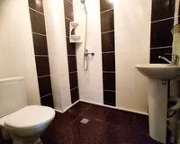Трехместный номер с душем и туалетом Отель Гостевой дом Анапа Тургенева 245 Анапа без отзывов