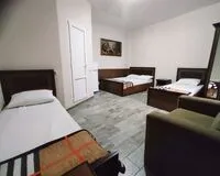 Четырехместный номер с душем и туалетом Отель Гостевой дом Анапа Тургенева 245 Анапа без звезд