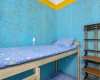 Кровать в общем 14-местном номере для мужчин Хостел Подушки на Марата Санкт-Петербург Забронируй по своей цене!