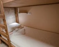 Кровать в общем 6-местном номере Хостел Хостел "DeArt House" Сочи Забронируй по своей цене!