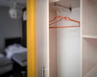 Двухместный номер с 2 кроватями, душем и туалетом Хостел Кино Хостел на Пушкинской Санкт-Петербург без звезд