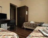 Трехместный номер с душем и туалетом Хостел Хостел "Чешский дом" Сочи без отзывов