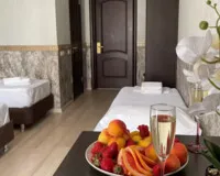 Пятиместный номер с балконом Отель Отель Леонидас село Витязево без отзывов