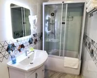 Двухместный номер с 1 кроватью, душем и туалетом Апарт-Отель Апарт-Отель Ирис Владивосток 5% скидка по промокоду!
