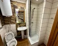 Семейный номер 5-местный с душем и туалетом Апарт-Отель Апарт-отель День И Ночь посёлок Солнечный без отзывов Забронируй по своей цене! 5% скидка по промокоду!