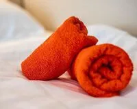 Двухместный номер с 2 кроватями, душем и туалетом Хостел Хостел Рабисон Хостел Омск 5% скидка по промокоду!