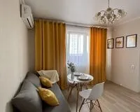 Трехместный номер с балконом Апартаменты Апартаменты Be Home Краснодар Забронируй по своей цене!