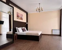 Четырехместный номер с балконом Бутик-отель Бутик-отель Alpen House Геленджик без звезд