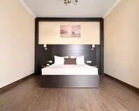 Двухкомнатный номер с балконом Бутик-отель Бутик-отель Alpen House Геленджик Забронируй по своей цене!