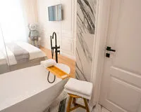 Двухместный номер с 1 кроватью «Люкс» Отель Бутик-отель Suite Hotel Кемерово 3 звезды новый объект 5% скидка по промокоду!