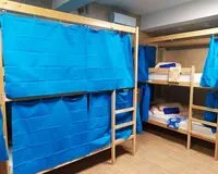 Кровать в общем 10-местном номере для мужчин Хостел Хостел Лагуна Москва метро Авиамоторная