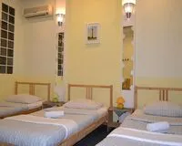 Кровать в общем 4-местном номере для женщин Хостел Хостел LikeHome Hostel Санкт-Петербург метро Горьковская