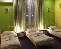 Трехместный номер с туалетом Хостел Хостел LikeHome Hostel Санкт-Петербург метро Горьковская