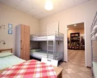Кровать в общем 6-местном номере для мужчин Хостел Хостел Whisper Hostel Санкт-Петербург без звезд